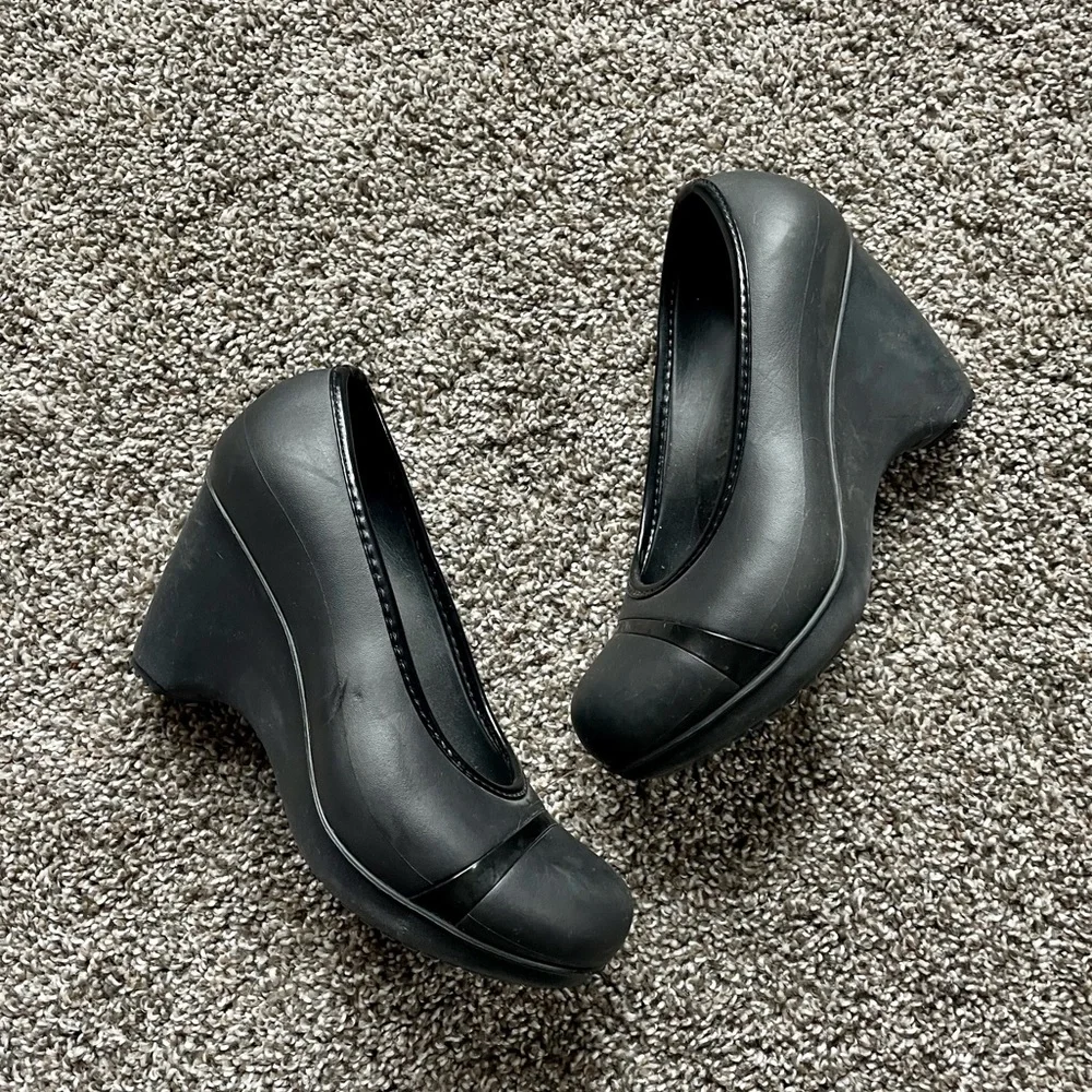 CROCS Black Wedge Pumps